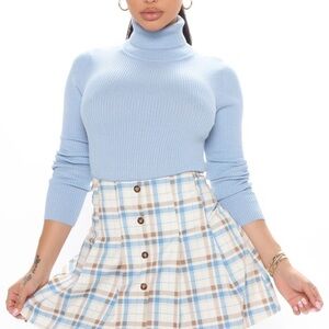 BIN#1 - FASHION NOVA Women’s Small Blue Cropped Sweater